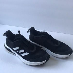 Adidas Boys Size 5 Shoe